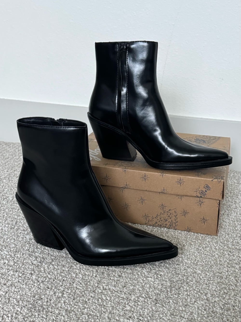 ZARA Cowboy Heeled Black Pointed Toe Ankle Boots 7.5 - Women